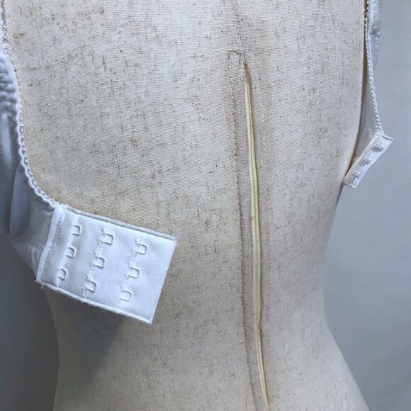 Bali NWOT White Bra Women 34B - Picture 7 of 10